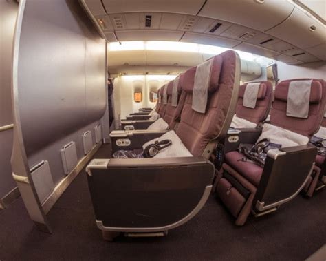 Bulkhead Seating: The Pros & Cons [Includes Airline Guide].